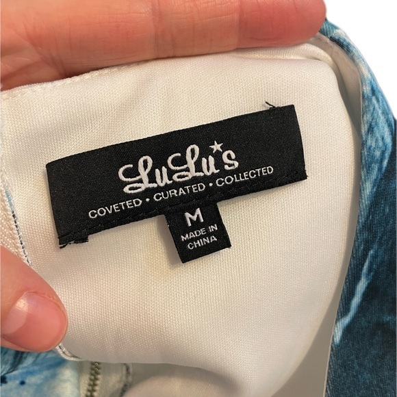 LULUS WHITE AND BLUE FLORAL COCKTAIL DRESS WITH PLUNGING NECKLINE - Picture 7 of 8